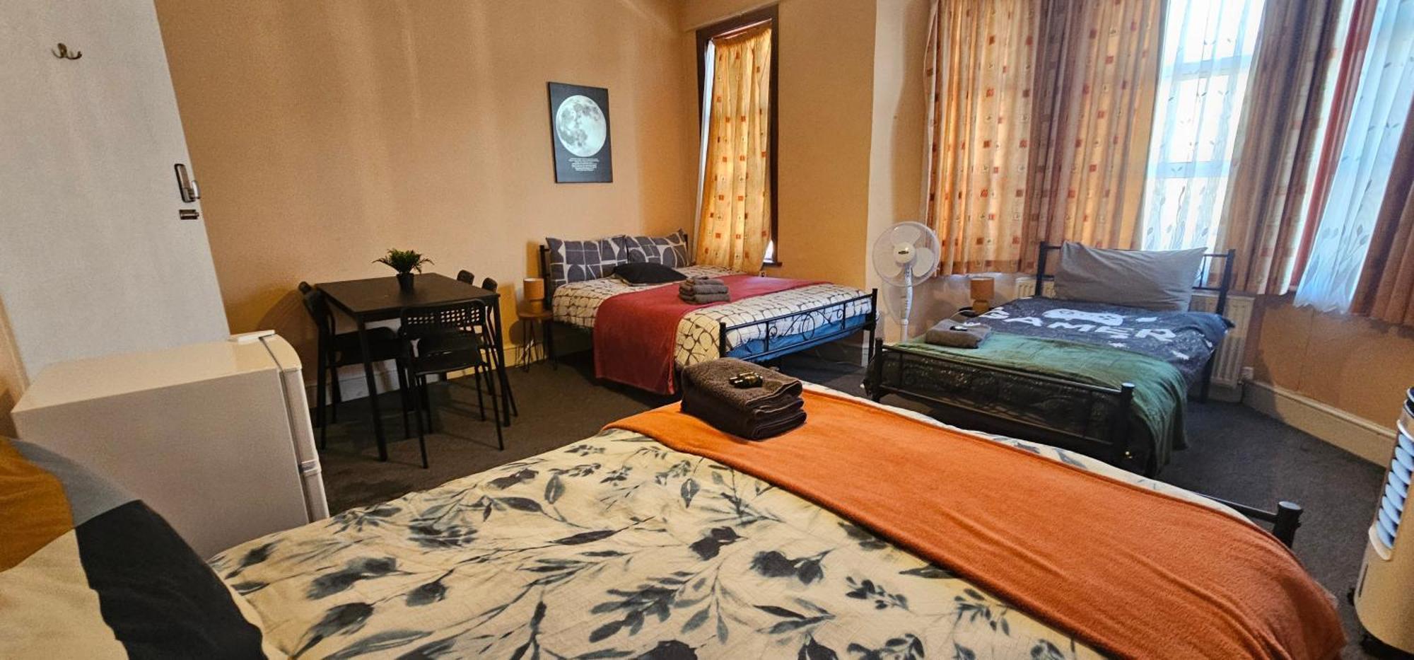 Guest house 25 Minutes To 35 London
