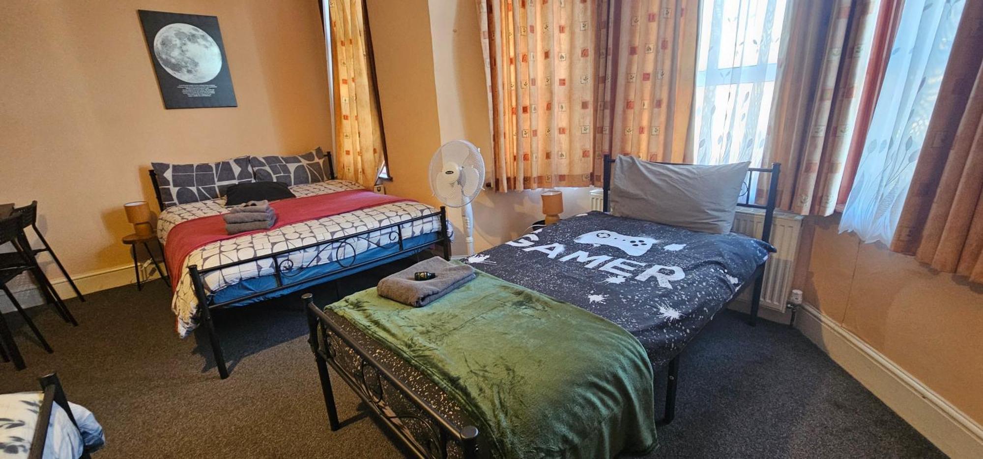Guest house 25 Minutes To 35 *